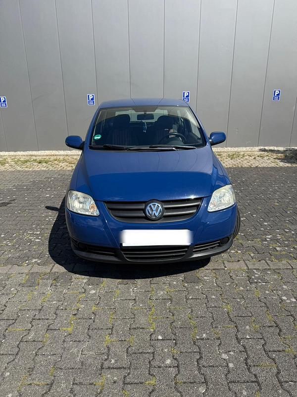 Blau Gebraucht 2006 VW Fox Kleinwagen | 1.500 € (Fairer Preis) - Bild 1/4