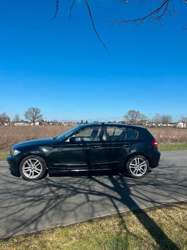 Gebraucht BMW 118 143 PS (105 kW) 2007 Schwarz Kleinwagen