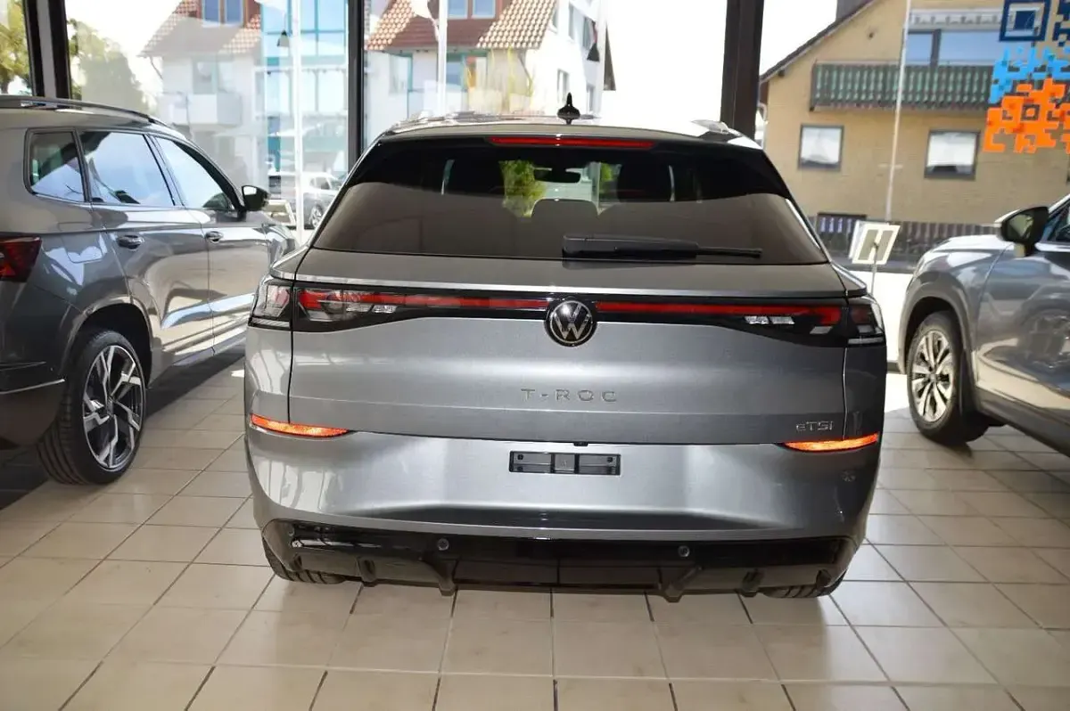 Neu VW T-Roc IQ Drive 150 PS (110 kW) 2026 Wolf grey metallic SUV