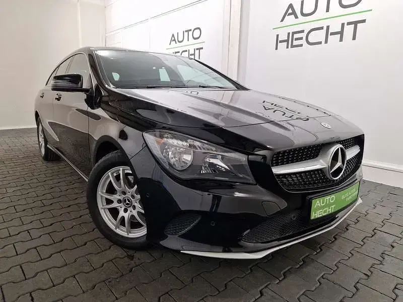 Gebraucht Mercedes CLA180 122 PS (89 kW) 2018 Schwarz Limousine