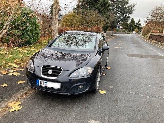 Schwarz Gebraucht 2010 Seat Leon Limousine | 4.500 € (Etwas zu teuer) - Bild 1/4