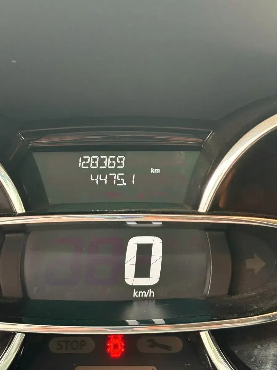 Gebraucht Renault Clio GrandTour Dynamique 90 PS (66 kW) 2015 Schwarz Kombi
