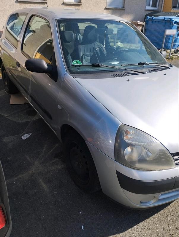 Gebraucht Renault Clio II 94 PS (69 kW) 2005 Silber Kleinwagen