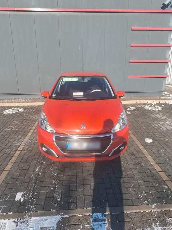 Orange Gebraucht 2016 Peugeot 208 Access Kleinwagen | 6.800 € (Fairer Preis) - Bild 1/4