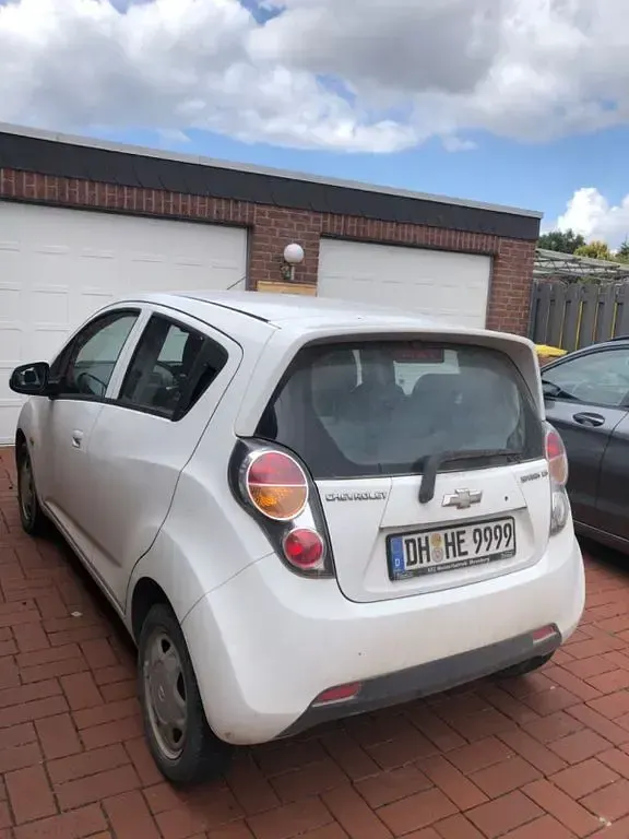 Gebraucht Chevrolet Spark 68 PS (50 kW) 2011 Grau Kleinwagen