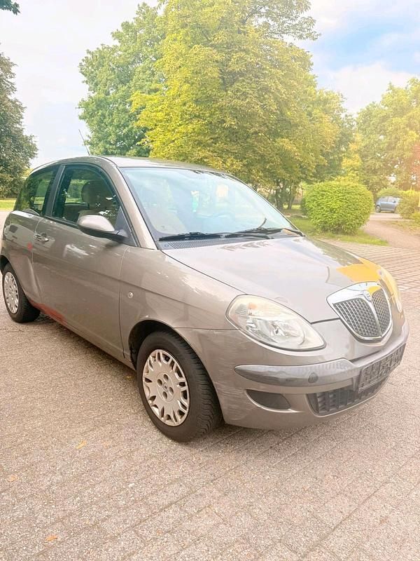 Beige Gebraucht 2004 Lancia Ypsilon Kleinwagen | 1.199 € (Superpreis) - Bild 1/4