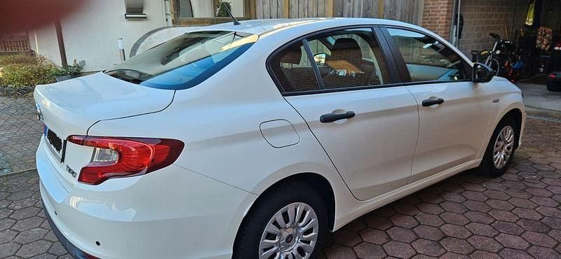 Gebraucht Fiat Tipo Easy 95 PS (69 kW) 2018 Weiß Limousine