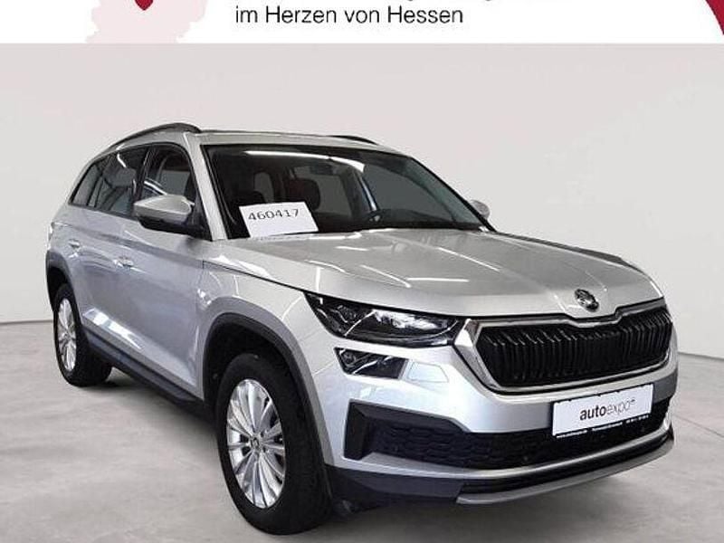 Brilliantsilber metallic Gebraucht 2024 Skoda Kodiaq Ambition SUV | 28.490 € (Superpreis) - Bild 1/4