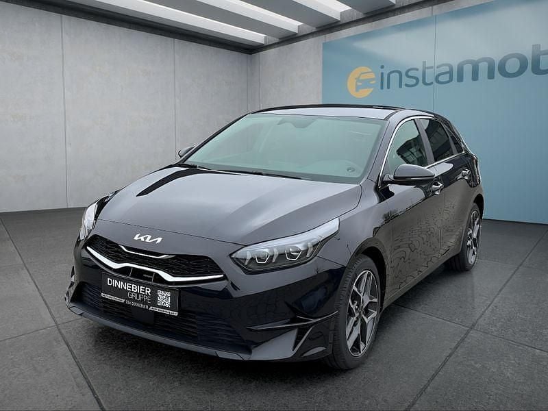 Neu Kia Ceed Platinum 140 PS (102 kW) 2025 Schwarz Kleinwagen