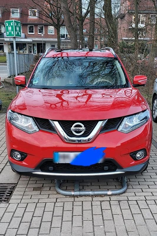 Rot Gebraucht 2015 Nissan X-Trail SUV | 15.500 € (Fairer Preis) - Bild 1/4