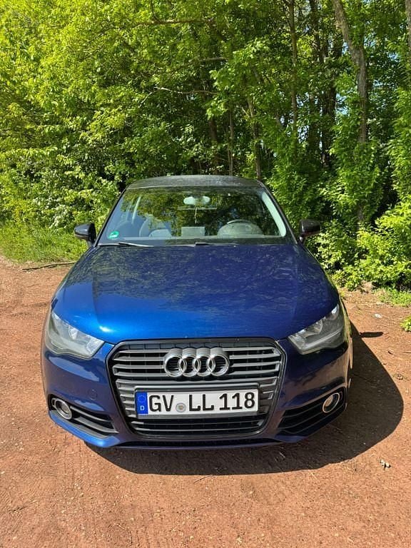 Second-hand Audi A1 Attraction 90 CP (66 kW) 2012 Albastru Hatchback