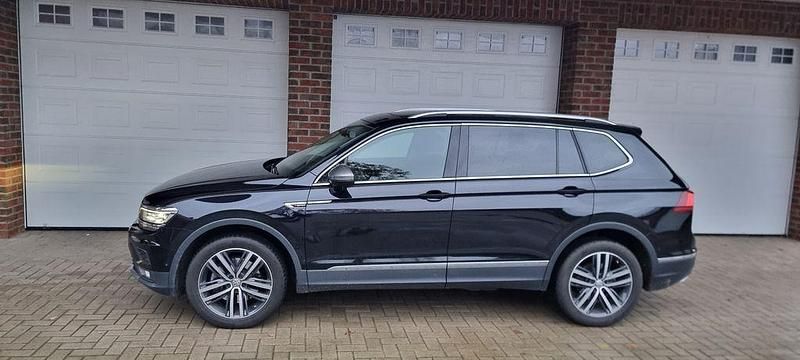 Schwarz Gebraucht 2020 VW Tiguan Allspace SUV | 34.300 € (Etwas zu teuer) - Bild 1/4