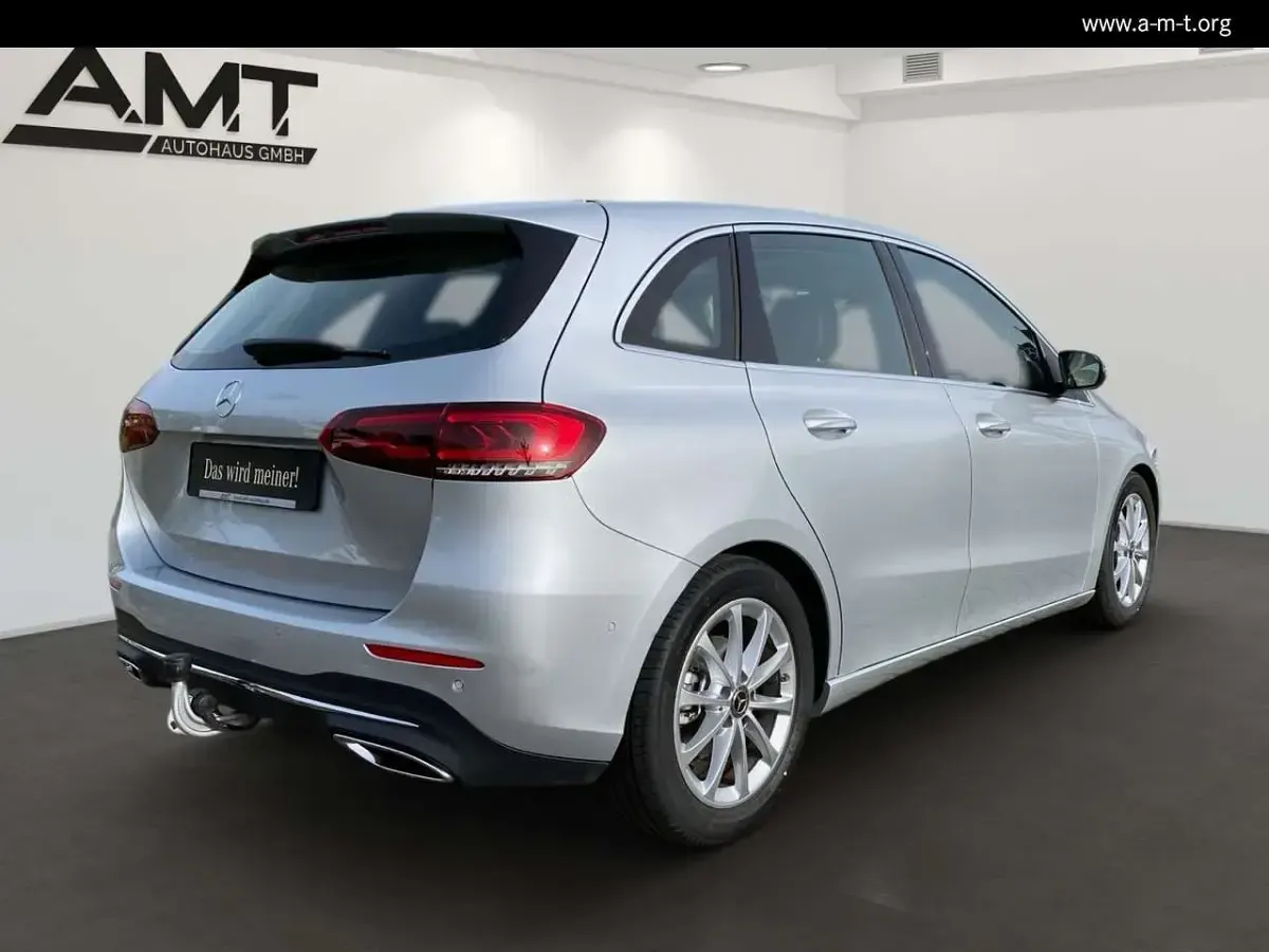 Gebraucht Mercedes B180 Progressive 136 PS (100 kW) 2022 Iridiumsilber Kleinwagen