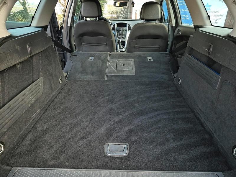 Gebraucht Opel Astra 140 PS (102 kW) 2015 Schwarz Kombi