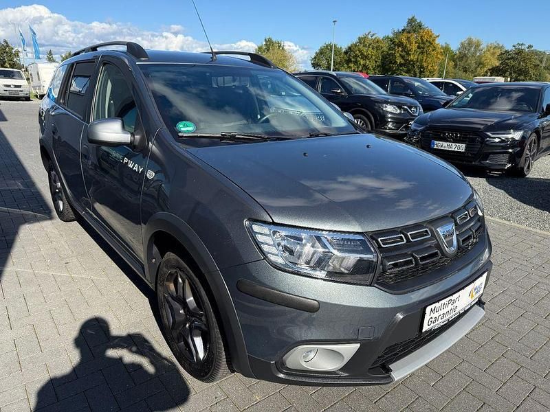 Gebraucht Dacia Logan MCV Stepway 90 PS (66 kW) 2017 Grau Kombi
