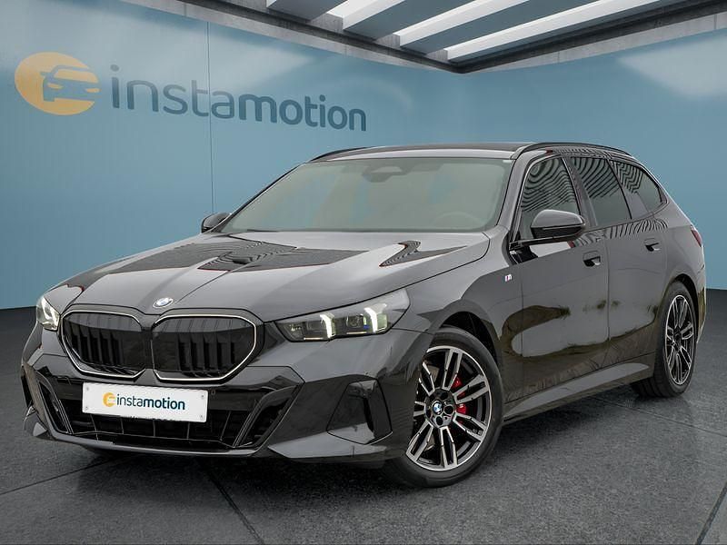 Schwarz Gebraucht 2025 BMW 520 Kombi | 53.949 € (Superpreis) - Bild 1/4