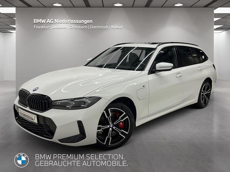 Gebraucht BMW 330 M Sport 292 PS (214 kW) 2025 Weiß Kombi