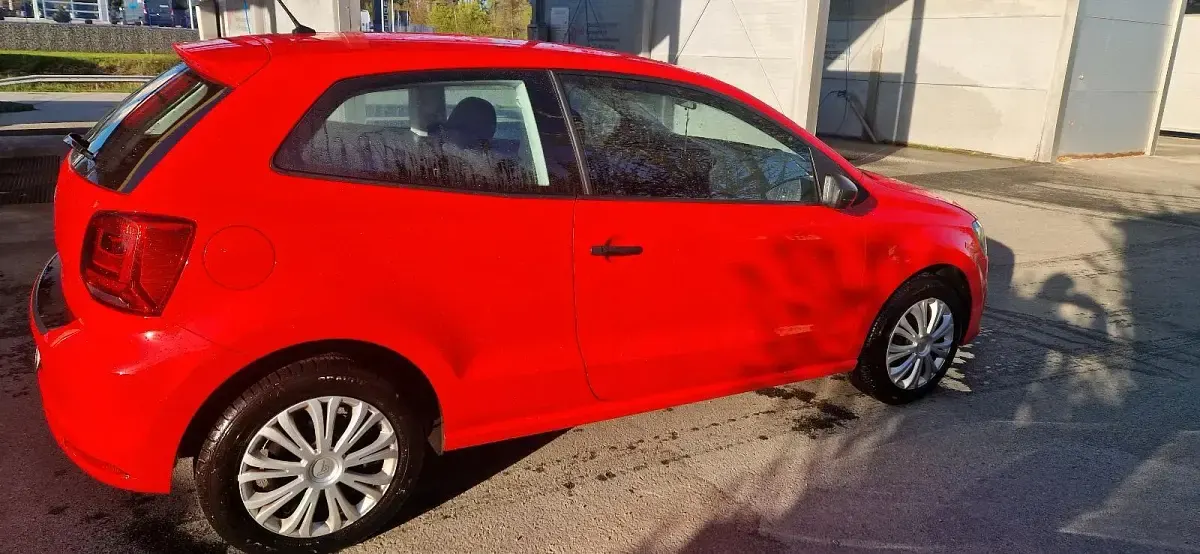 Gebraucht VW Polo 60 PS (44 kW) 2014 Rot Kleinwagen