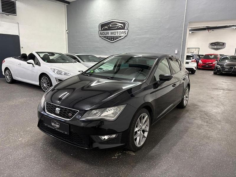 Second-hand Seat Leon FR 150 CP (110 kW) 2015 Negru Berlinǎ