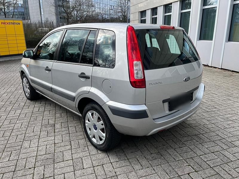 Gebraucht Ford Fusion 80 PS (58 kW) 2011 Silber Kleinwagen