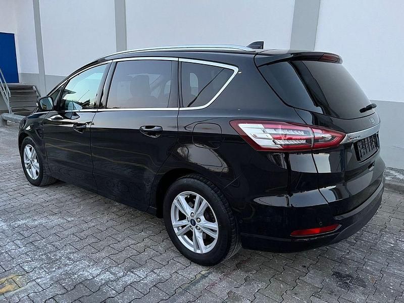 Gebraucht Ford S-MAX Titanium 150 PS (110 kW) 2021 Schwarz Van / Kleinbus