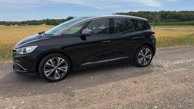 Schwarz Gebraucht 2017 Renault Scénic IV Intens Van / Kleinbus | 10.400 € (Fairer Preis) - Bild 1/4