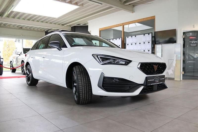 Second-hand Cupra Leon 204 CP (150 kW) 2022 Alb Berlinǎ