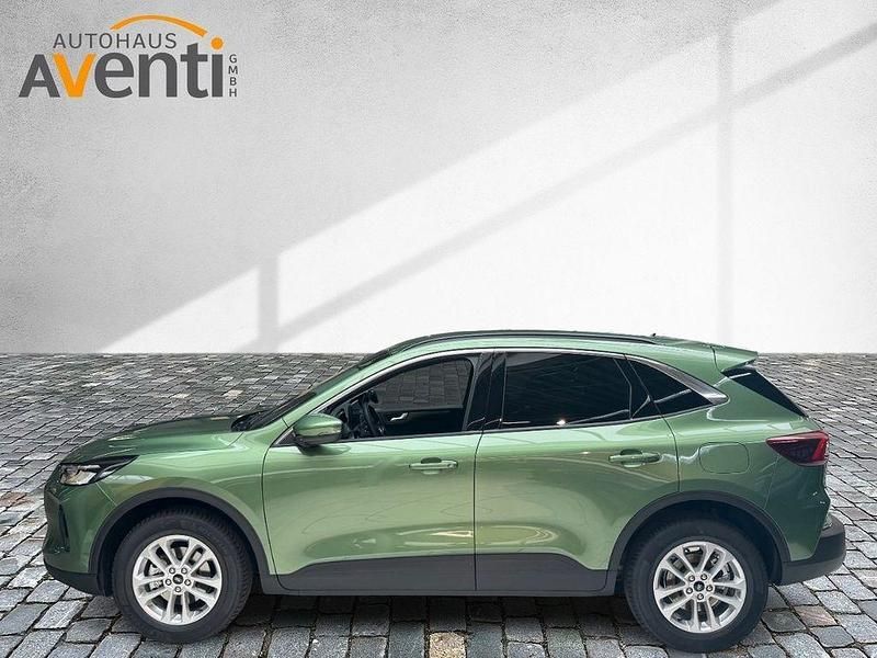 Neu Ford Kuga Titanium 151 PS (111 kW) 2025 Grün SUV