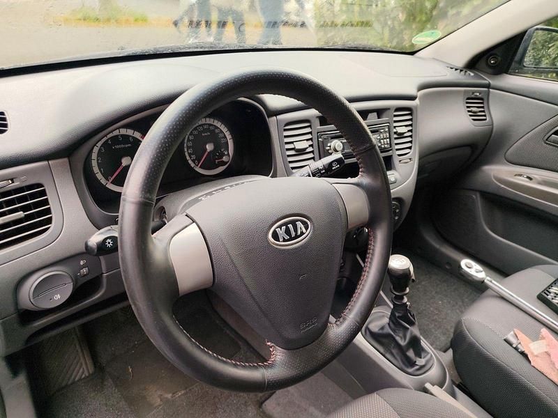 Gebraucht Kia Rio 97 PS (71 kW) 2007 Schwarz Limousine