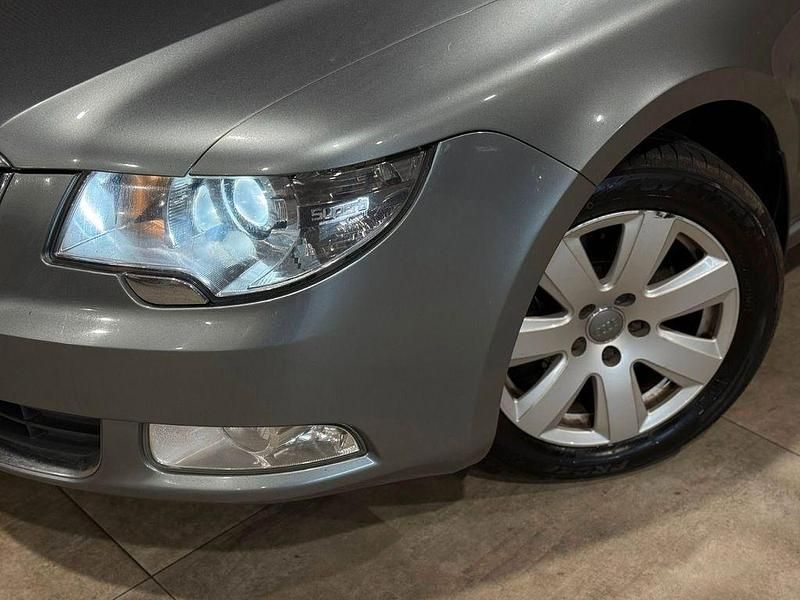 Gebraucht Skoda Superb 170 PS (125 kW) 2010 Grau Limousine
