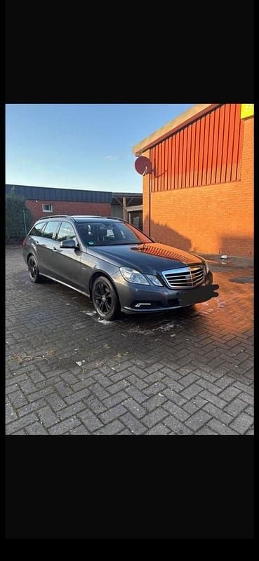 Second-hand Mercedes E250 204 CP (150 kW) 2009 Gri Break