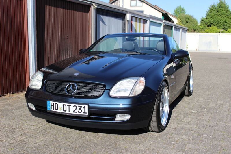 Blau Gebraucht 1997 Mercedes SLK230 Cabrio | 9.900 € - Bild 1/4