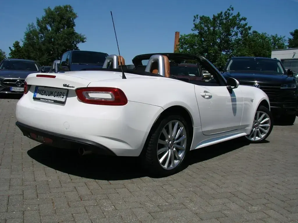Gebraucht Fiat 124 Spider Lusso 140 PS (102 kW) 2019 Arctic white Cabrio