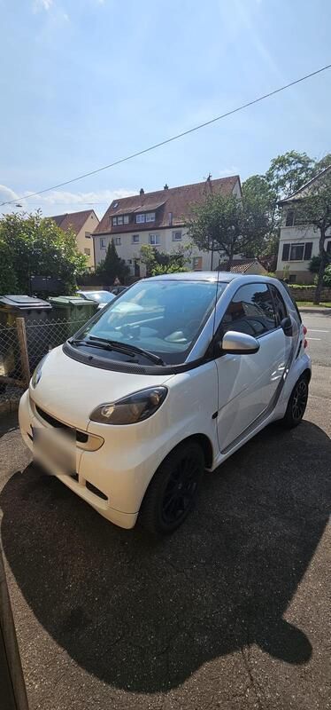 Weiß Gebraucht 2011 Smart ForTwo Coupé Coupé | 5.000 € (Fairer Preis) - Bild 1/4