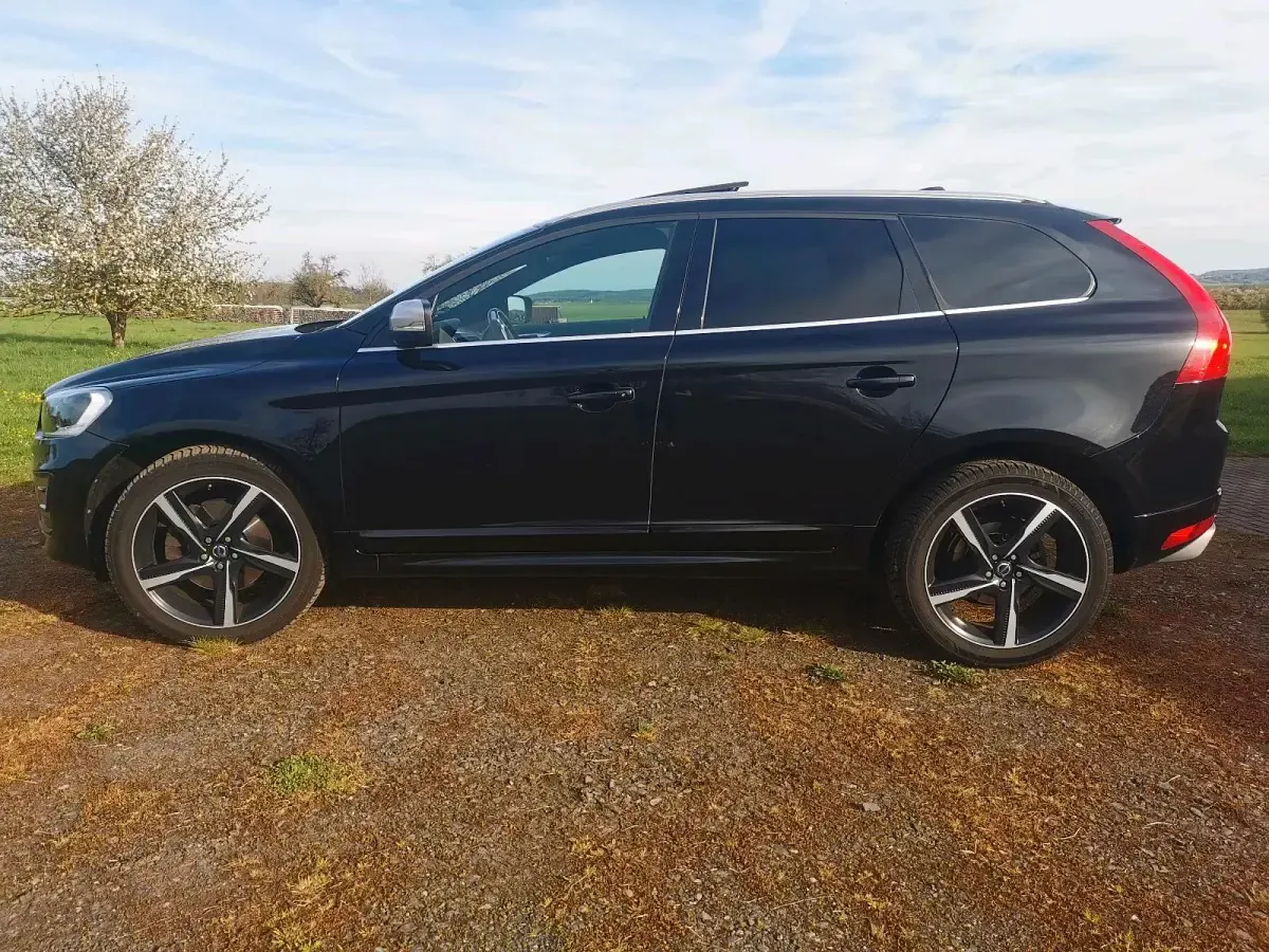 Gebraucht Volvo XC60 R-Design 215 PS (158 kW) 2014 Schwarz SUV