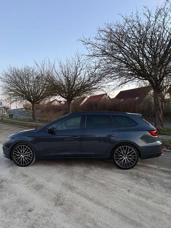 Gebraucht Seat Leon 4Drive 300 PS (220 kW) 2019 Schwarz Kombi
