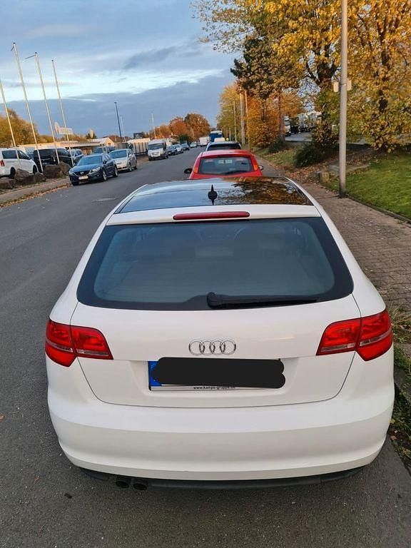 Gebraucht Audi A3 Ambiente 125 PS (91 kW) 2011 Weiß Limousine