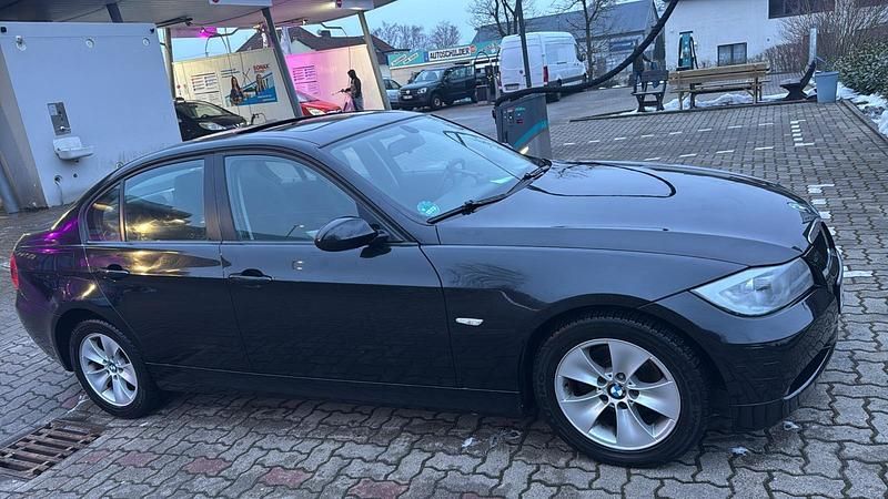 Gebraucht BMW 318 143 PS (105 kW) 2007 Schwarz Limousine