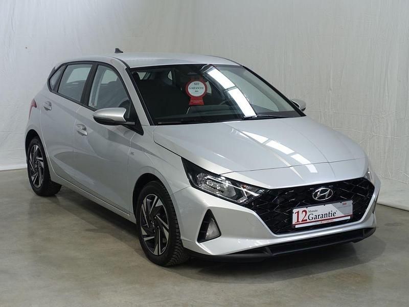 Gebraucht Hyundai i20 Trend 120 PS (88 kW) 2022 Silber Kleinwagen