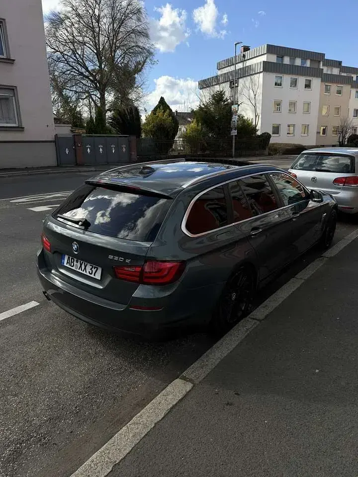 Gebraucht BMW 530 Sport Line 258 PS (189 kW) 2011 Kombi