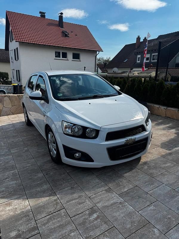 Second-hand Chevrolet Aveo 95 CP (69 kW) 2012 Alb Hatchback