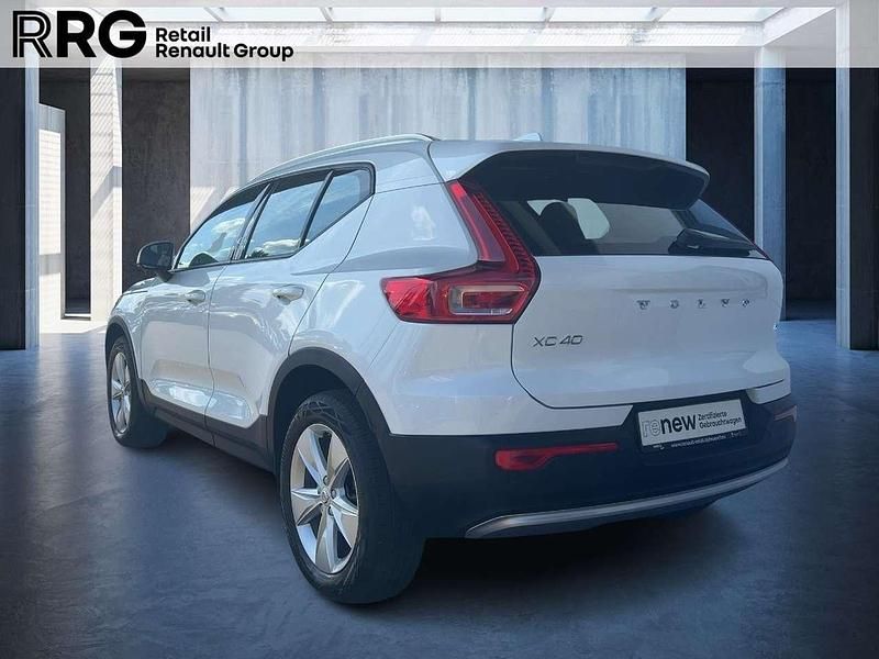 Gebraucht Volvo XC40 Core 129 PS (94 kW) 2024 Crystal white / metallic (weiß SUV