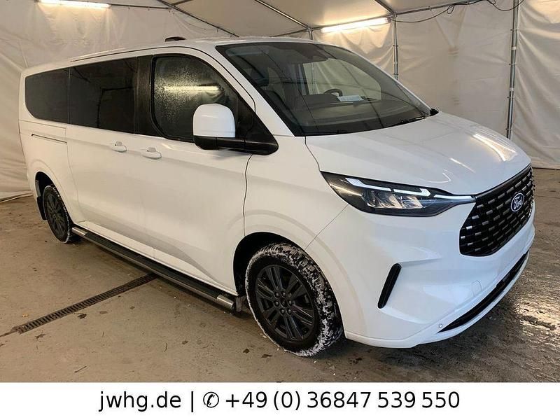 Gebraucht Ford Tourneo Titanium 170 PS (125 kW) 2024 Weiß Van / Kleinbus