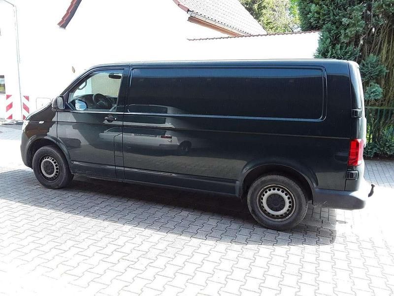 Gebraucht VW Transporter 150 PS (110 kW) 2020 Dunkelgrün Van