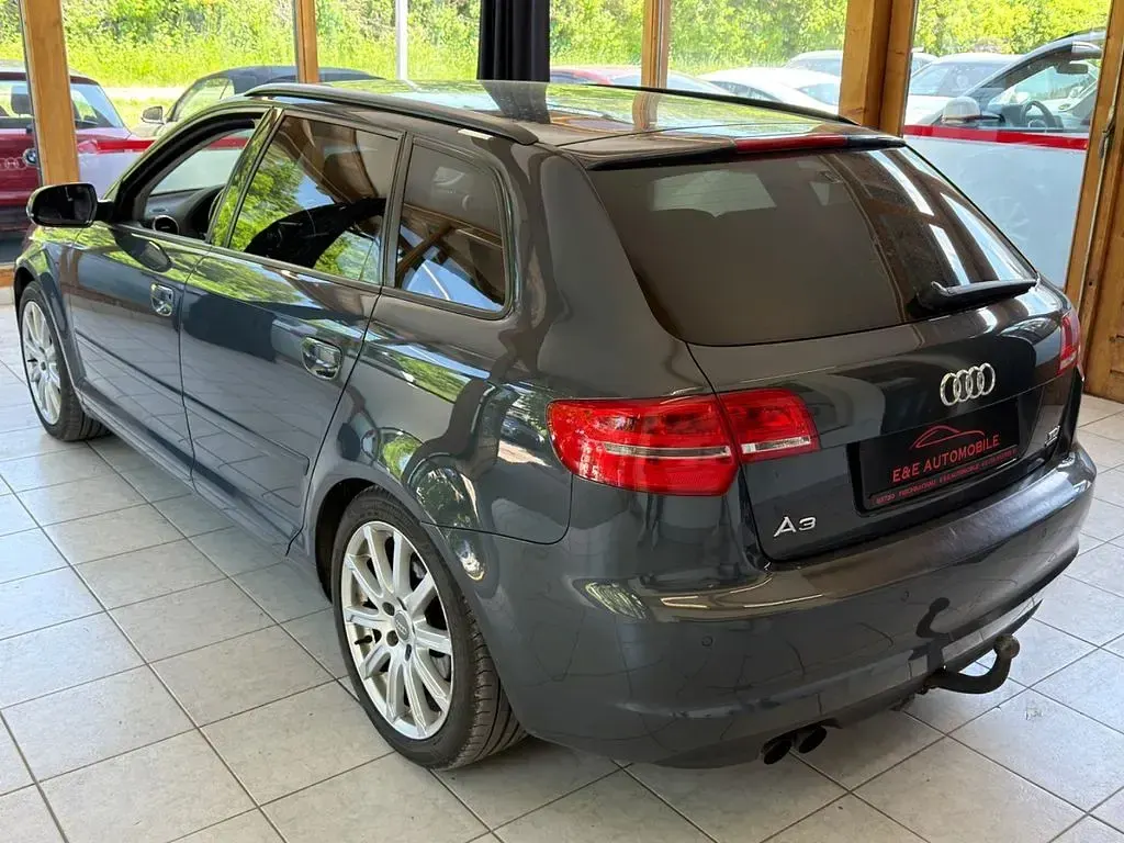 Usado Audi A3 Sport 140 HP (102 kW) 2012 Cinzento Citadino