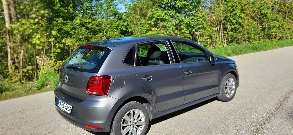 Gebraucht VW Polo Comfortline 60 PS (44 kW) 2016 Grau Limousine