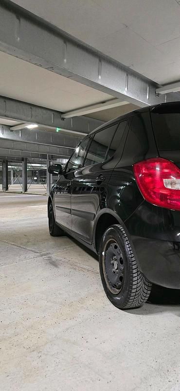 Gebraucht Skoda Fabia 60 PS (44 kW) 2010 Schwarz Kleinwagen