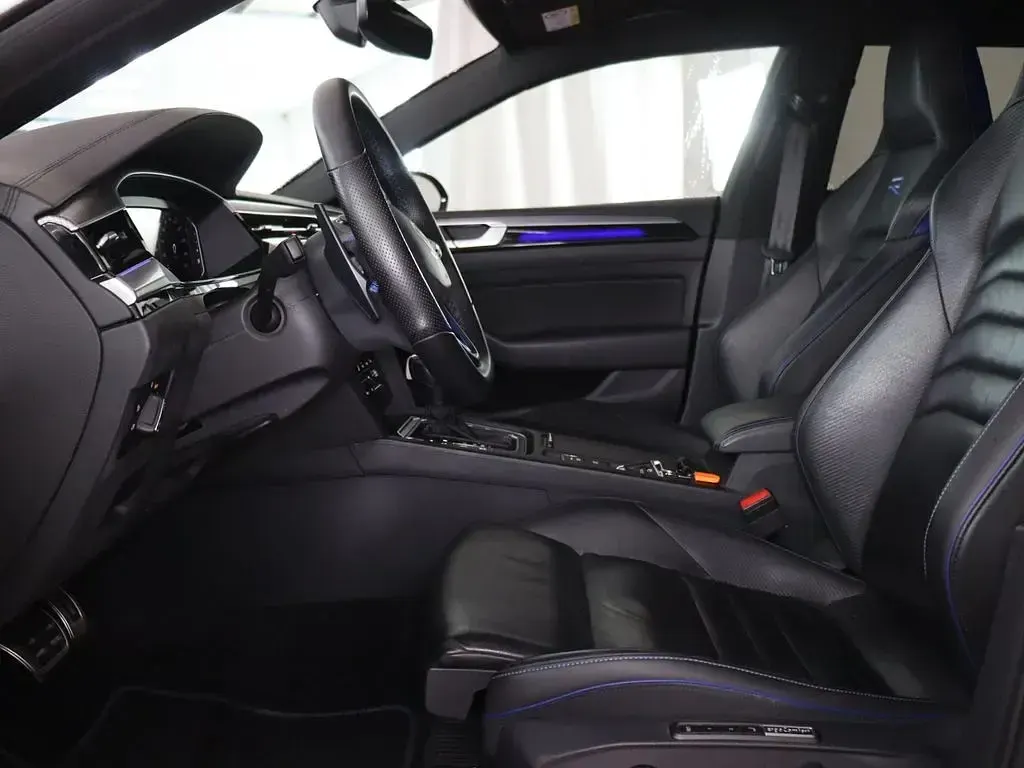Gebraucht VW Arteon R 320 PS (235 kW) 2021 Deep black perleffekt (metallic) Kombi