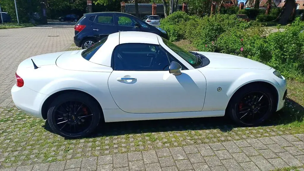Second-hand Mazda MX5 Sendo 160 CP (117 kW) 2014 Alb Cabrio