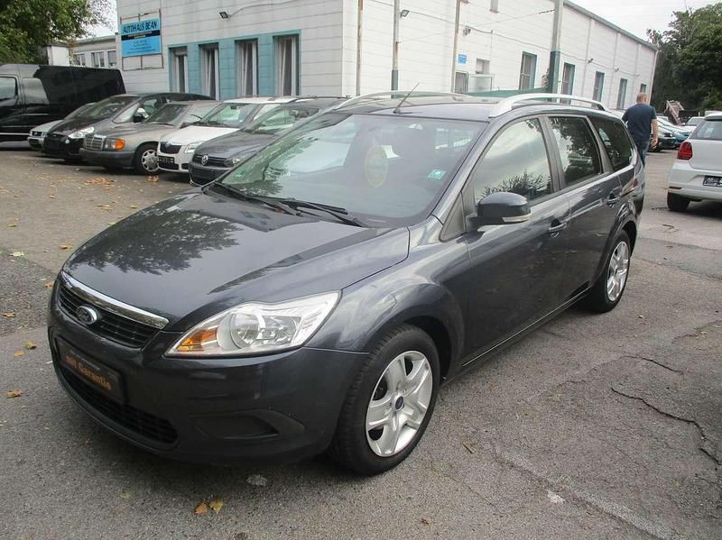 Gebraucht Ford Focus Viva 101 PS (74 kW) 2010 Grau Kombi